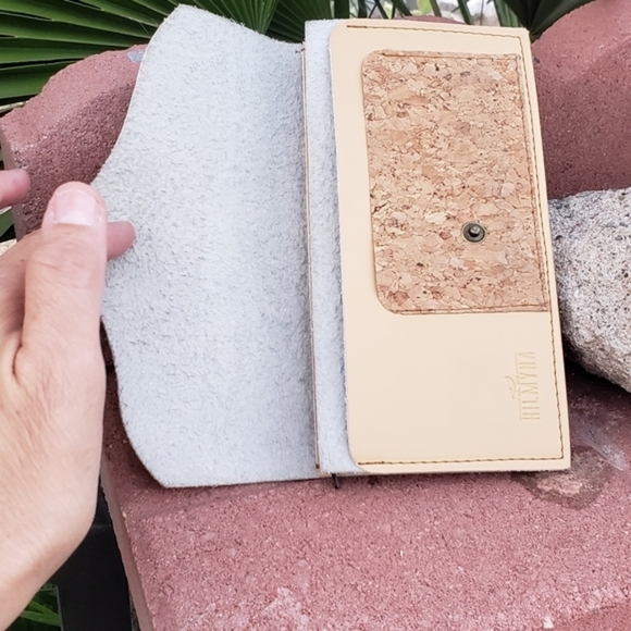 HILMYNA‎ Clutch Wallet - Picture 7 of 10